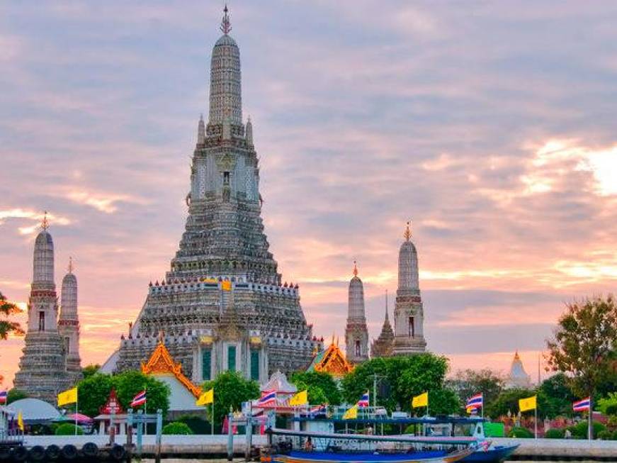 Thailandia: parte la caccia ai furbetti dei ‘viaggi a zero dollari’, il raggiro che sta colpendo i turisti cinesi