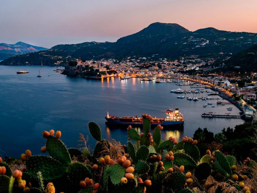 Federalberghi Isole di Sicilia: “Gravi disservizi per le navi sulle Eolie”