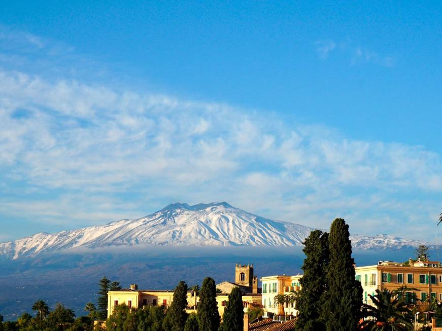 Eruzione dell’Etna,chiuso l’aeroportodi Catania