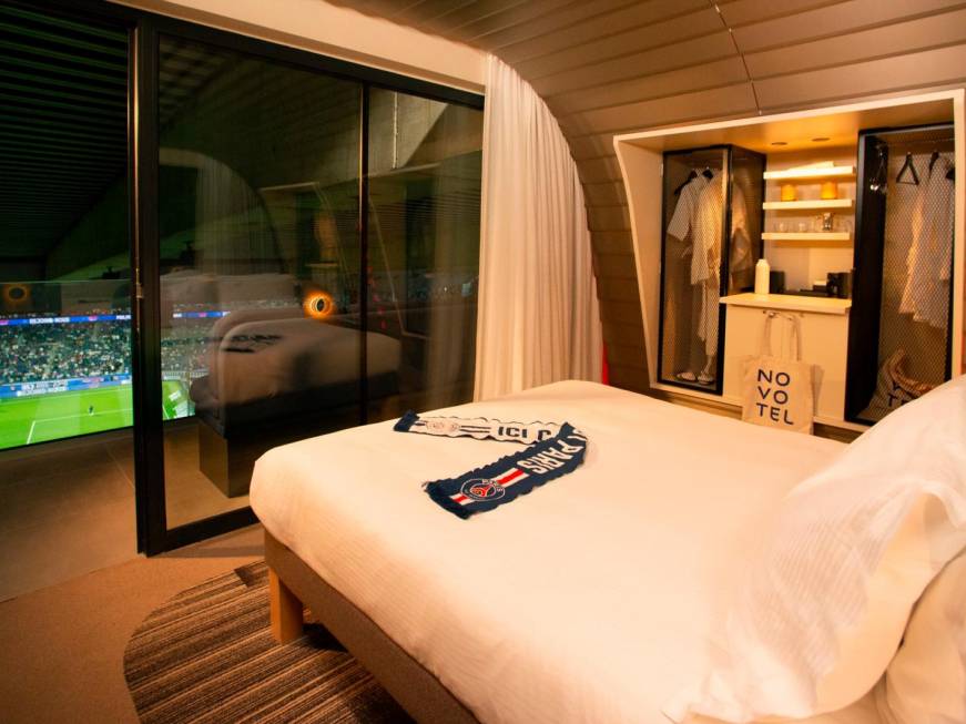 Dormire nello stadio del Paris Saint-Germain: Novotel apre una suite al Parc des Princes