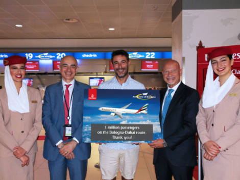 Emirates festeggia il milionesimo passeggero sulla Bologna-Dubai