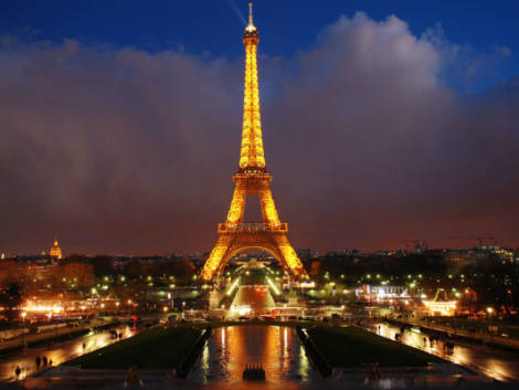 A Parigi ha riaperto ai turisti la Tour Eiffel