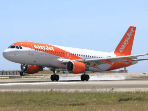 easyJet pensa già all'estate: in vendita i voli della Pisa-Barcellona