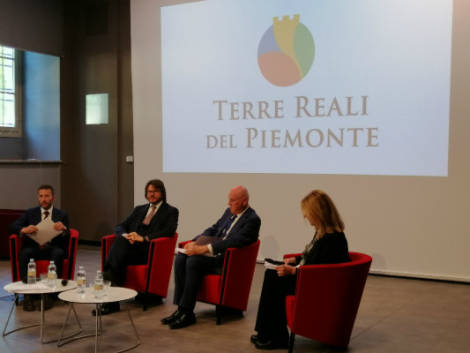 Cicloturismo ed enogastronomia in Piemonte, nasce il progetto delle ciclovie reali