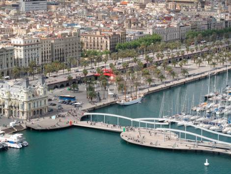 Barcellona aumenta i costi per i bus turistici