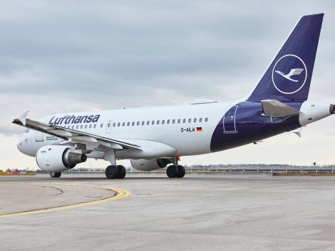 Lufthansa: taglidel 20 per centonell’amministrazione