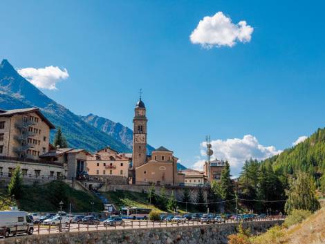 Turisti a Cogne in elicottero, quanto costerebbe l’idea di Santanchè