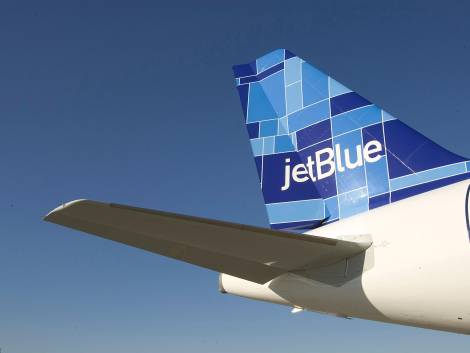 Troppi ritardi, multa da 2 milioni di dollari per JetBlue