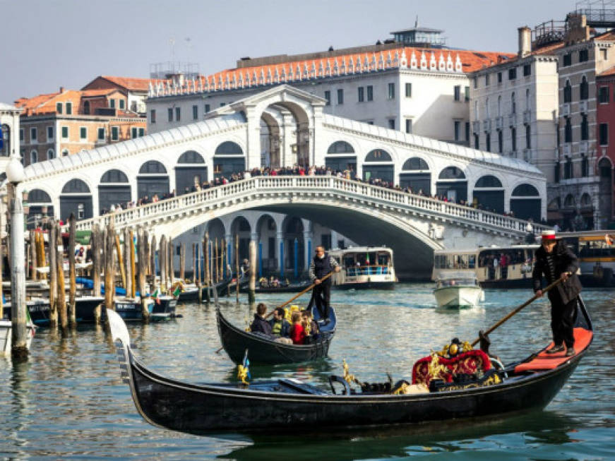 Ponti, un terzo dei turisti in Italia sarà straniero secondo Aica