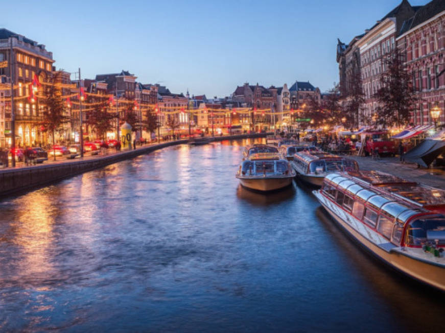 Amsterdam chiude un terminal crociere per combattere l’overtourism