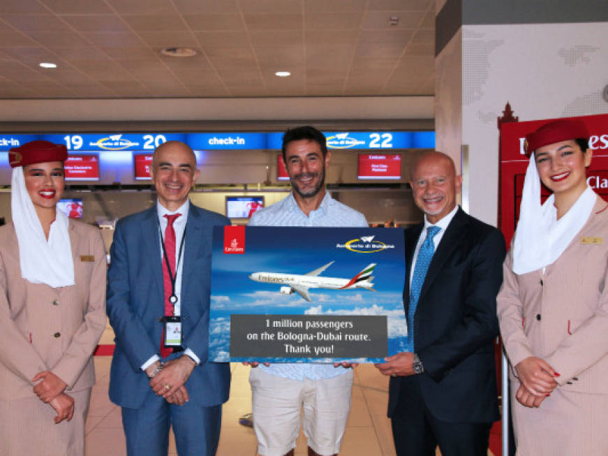 Emirates festeggia il milionesimo passeggero sulla Bologna-Dubai