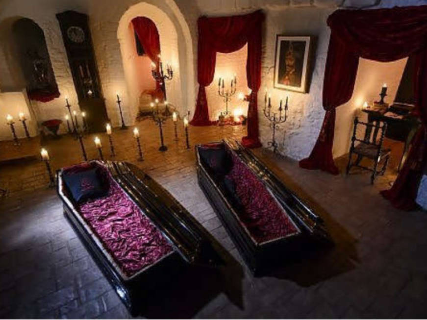 Notte di Halloween nel castello di Dracula, il contest di Airbnb