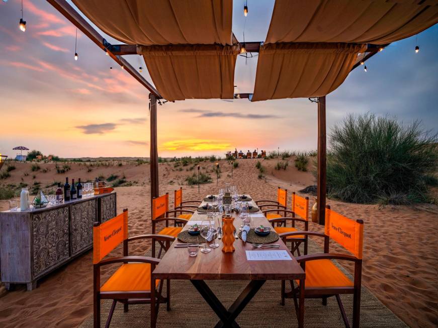 Una cena nel deserto firmata Veuve Clicquot