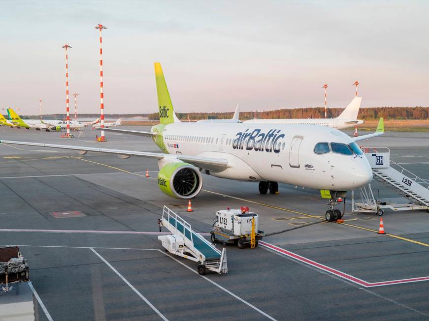 AirBaltic: cancellati 4.670 voli per manutenzione ai motori