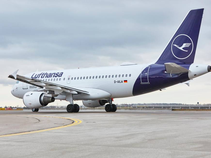 Lufthansa: tagli del 20 per cento nell’amministrazione