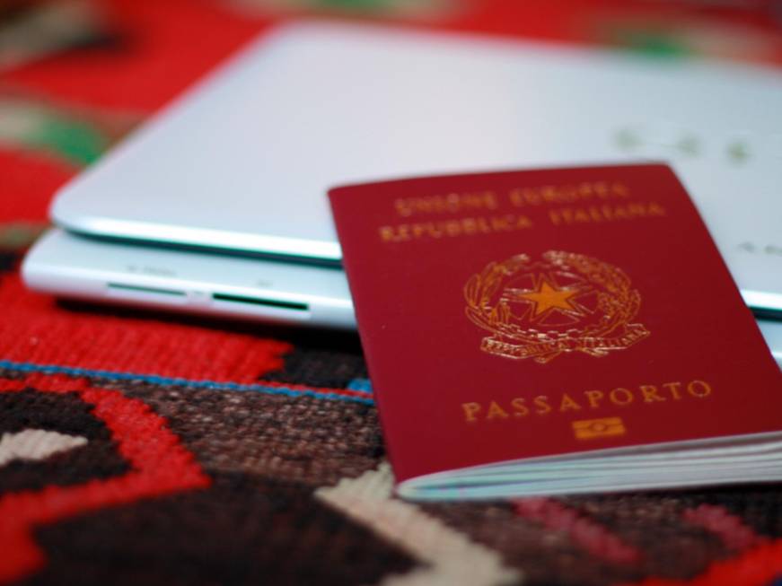 Passaporto cartaceo addio:l’era dei documenti digitali