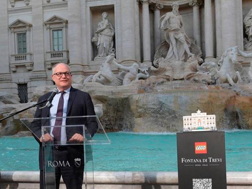 LEGO omaggia Roma con il set della Fontana di Trevi