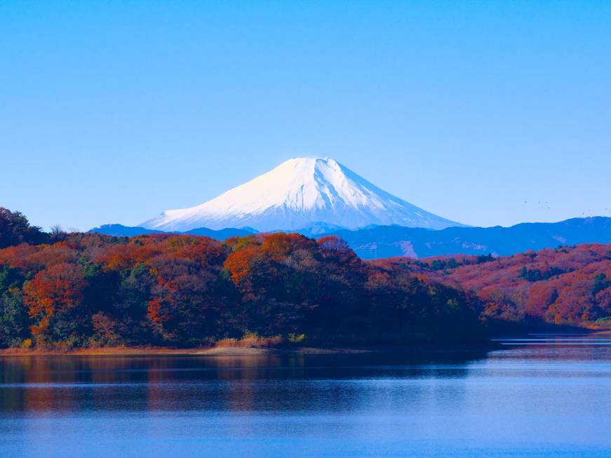 Giappone contro l’overtourism, un muro per coprire la vista del Monte Fuji